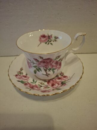 Royal Albert - Bridesmaid - porseleinen kop en schotel